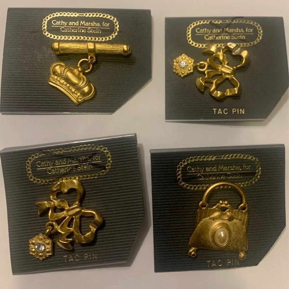 4 Vintage Cathy and Marsha  Tac Pins Brooches 
4 for 35 or $ 10 dollars each.